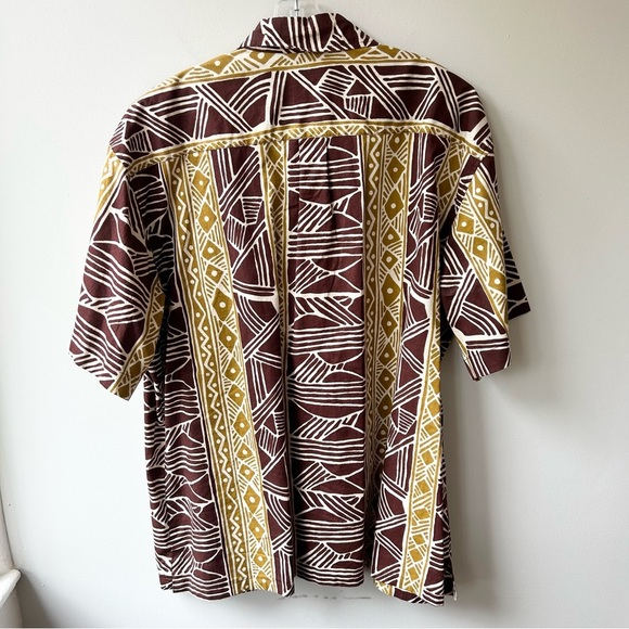 Handmade African men’s button down batik shirt - Picture 2 of 6